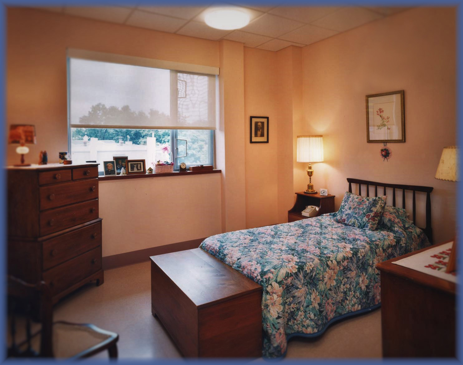 room dressed focus vignette with border